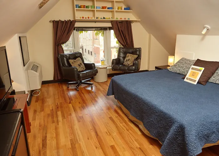 Ray'S Bucktown Bed And Breakfast